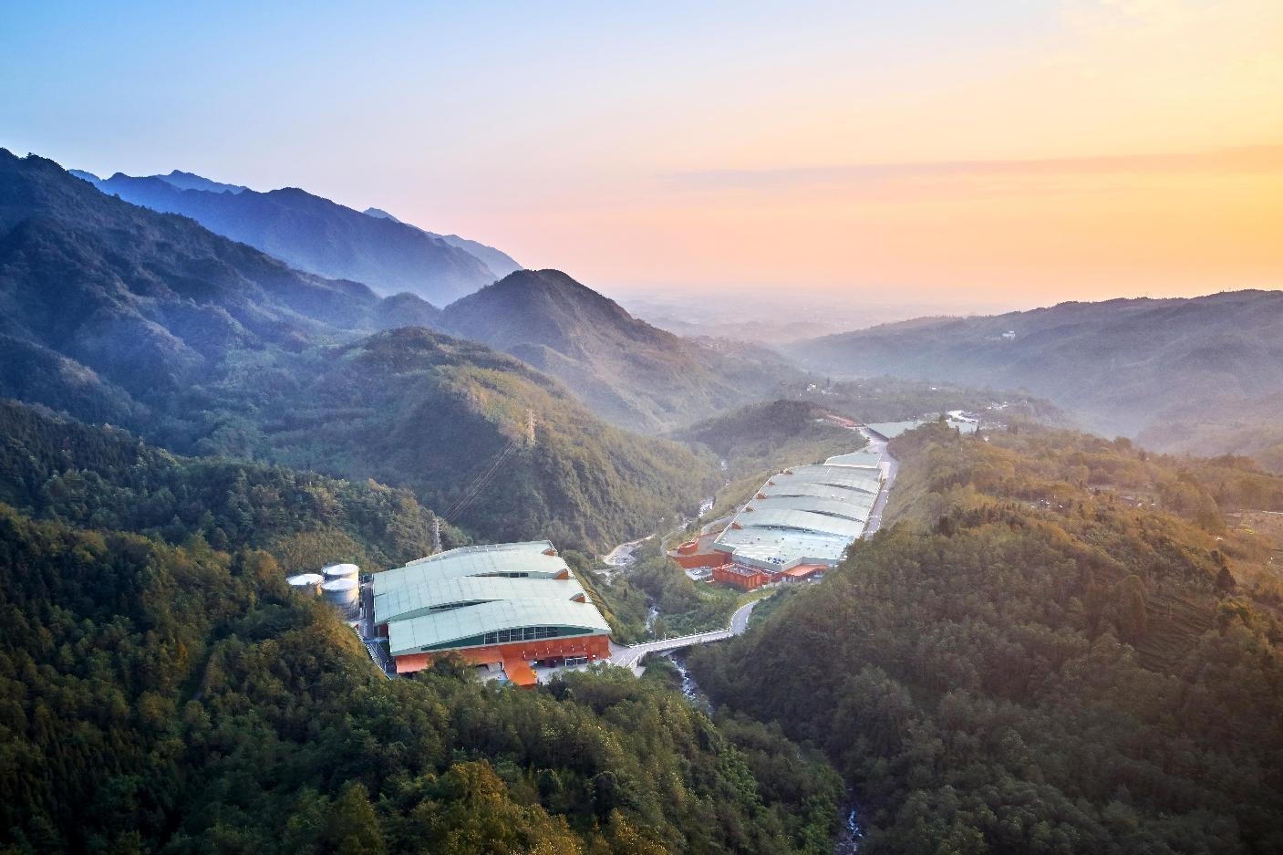 峨眉山农夫山泉